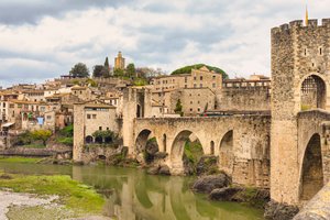 Besalu, provincie Girona, Catalonië, Spanje, 2018 door Unbekannter Künstler