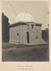 Gebouw en koepel voor de astrographische telescoop