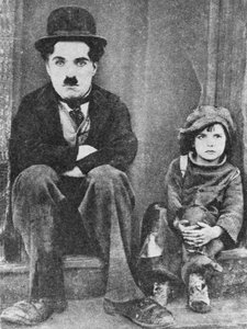 Charlie Chaplin en Jackie Coogan in The Kid