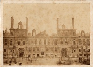 Commune van Parijs (1871): uitzicht op de brand van het stadhuis in mei 1871. Anonieme fotografie door Unbekannt