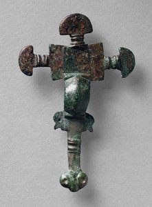 Kruisvormige broche, uit Haslingfield, Cambridgeshire, Angelsaksisch door Unbekannt