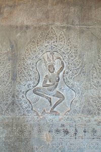 Dansende Apsara-reliëf op de buitenste westelijke muur, Angkor Wat, Cambodja