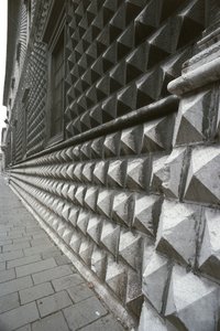 Detail van de gevel van Palazzo dei Diamanti, Ferrara, Italië door Benjamin Baud