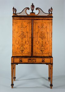 George III Craven kabinet, satijnhout en marqueterie, op standaard door Unbekannt