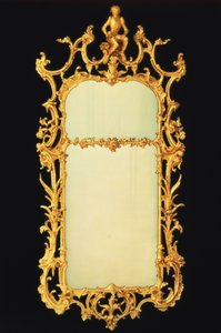 George III vergulde pier spiegel, met twee platen, uitgebreide bekroning, gecentreerd door de figuur van een aap op een rotsstandaard, c.1765