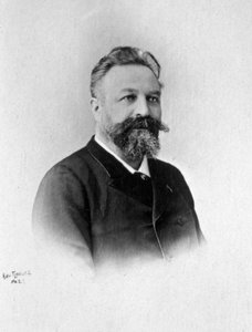 Halflang portret van de Franse muzikant Edouard Colonne door Unbekannter Künstler