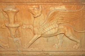 Libië, mythisch beest houtsnijwerk detail op Attische Sarcofaag (2e eeuw na Christus) door Unbekannt