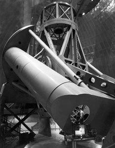 Los Angeles, Californië: 1949 Deel van het Interieur van het Mt. Palomar Observatorium. (zw/w foto) door Unbekannt