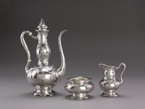 Martelé koffieservice: koffiepot, ca. 1900-1910 door Unbekannt
