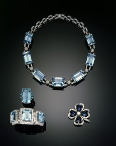 Ketting, ring, broche en armband door Unbekannt