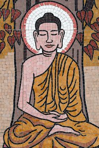 Ong Nui boeddhistische pagode, muurschildering, Het leven van de Boeddha, Shakyamuni Boeddha zittend in de meditatiehouding onder de Bodhiboom, Quy Nhon, Vietnam, 2019 door Unbekannt