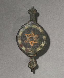 Ornamentale broche, ca. 100-300 door Unbekannt