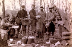 Foto uit een persoonlijk album van een infanterieluitenant tijdens de eerste maanden van de Eerste Wereldoorlog