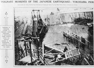 Aangrijpende momenten van de Japanse aardbeving, Yokohama Pier door Unbekannt