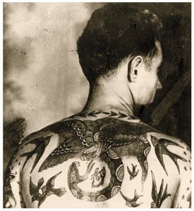 Portret van Tom Stephen, getatoeëerd door Bert Grimm, ca. 1942 door Unbekannter Künstler