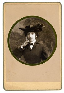 Portret van de Franse dichter Catherine Pozzi, ca. 1900 door Unbekannt