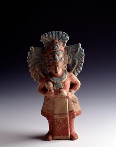 Precolumbiaanse kunst, Maya beschaving, late klassieke periode: beeldje van antropomorf klei dat een staande figuur voorstelt, heeft de functie van muziekinstrument. uit Nebaj, Quiche, Guatemala. Dim. 21x11 cm Guatemala, Museo Nazionale di Archeologia e door Unbekannt