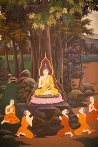 De Boeddha predikte zijn eerste preek aan de vijf monniken, Muurschildering, Wat Botum tempel, Phnom Penh, 2022
