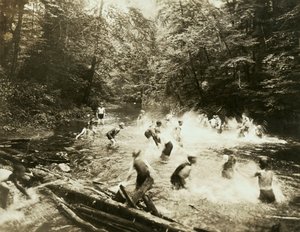 Het oude zwemgat, Verenigde Staten, ca. 1920 (zwart-wit foto) door William M. Timlin