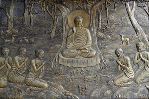 Tinh Xa Ngoc Chau Boeddhistische tempel, Het Leven van de Boeddha, Siddhartha Gautama, De Boeddha predikte zijn eerste preek aan de vijf monniken in het Hertenpark in Varanasi, Chau Doc, Vietnam, 2018 (foto) door Unbekannt