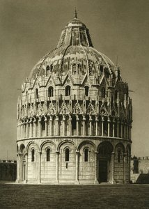 Zicht op het Baptisterium van Pisa