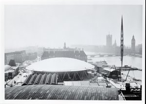 Uitzicht op de Koepel van Ontdekking gebouwd voor het Festival of Britain, geopend op 4 mei 1951 (zwart-wit foto) door Unbekannt