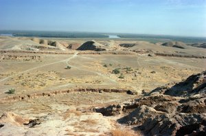 Uitzicht op de Ziggurat, gebouwd door de Elamitische koning Untash-Gal (1265-46 v.Chr.)