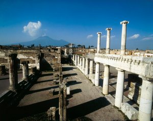 Uitzicht op het forum van Pompeii en de Vesuvius