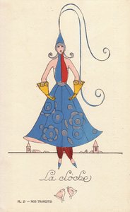 Vrouw in bel-fantasiemasker, la bel, met belvormige hoed, jurk en handschoenen, en klokkentorens op de achtergrond. Lithografie door onbekende kunstenaar met sjabloon handkleuring uit 