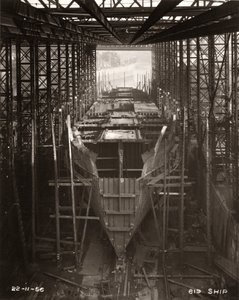 Werk begint aan de constructie van het hoofddek van 