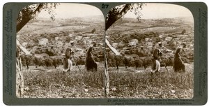 Bethanië, gezien vanaf de oostelijke helling van de Olijfberg, Palestina, 1899 door Underwood and Underwood