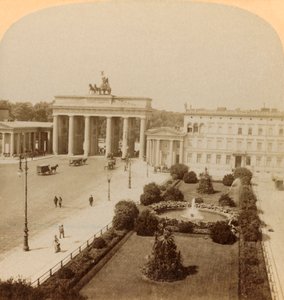 Brandenburger Tor, Unter den Linden, Berlijn, Duitsland door Underwood and Underwood