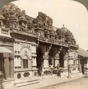Fijn gesneden ornamenten van een hindoe-boeddhistische tempel, Colombo, Ceylon, 1902 door Underwood and Underwood