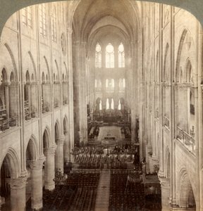 Interieur van de grote Notre Dame kathedraal, Parijs, Frankrijk, 1900