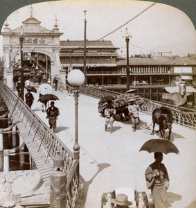 Kijkend naar het westen over de Kamo Rivier Kamogawa bij de Shijo brug, Kyoto, Japan, 1904 door Underwood and Underwood