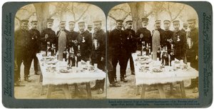 Lunch met Generaal Nogi bij het Japanse hoofdkwartier, Port Arthur, Mantsjoerije, 1904 door Underwood and Underwood