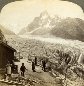 Mer de Glace vanaf de Chapeau, nabij Chamonix, Frankrijk door Underwood and Underwood