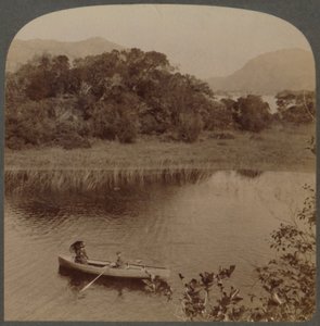 Op het Bovenmeer van het mooie Killarney, Ierland, 1901 door Underwood and Underwood