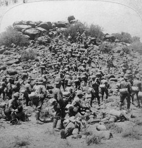 Bestorming van de Boer kopje door de Suffolks bij Colesberg, Zuid-Afrika, Boerenoorlog