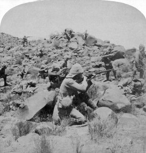 De Warwicks schermutselingen met Boeren nabij Weppener, oostelijk van Bloemfontein, Zuid-Afrika, 1901 door Underwood and Underwood