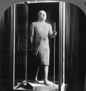 Het beroemde houten standbeeld genaamd de Shekh-el-Beled, Caïro, Egypte, 1905