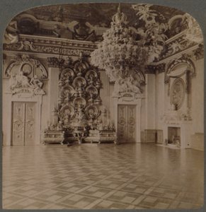 Troonzaal, Koninklijk Paleis, Berlijn, met borden beladen dressoir en koninklijke decoraties, Duitsland, 1903 door Underwood and Underwood