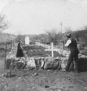 Waar de gevallen helden liggen, voet van Harts Hill, Colenso, Zuid-Afrika, Boerenoorlog, 1901 door Underwood and Underwood