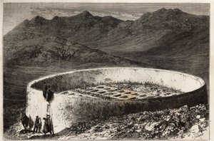 Een guebra (of Zoroastrische) begraafplaats nabij Teheran (Iran), in de vorm van een grote toren met een omtrek van 60 meter en een hoogte van 5 meter door Unknown artist