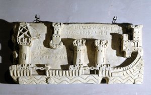 Bas-reliëf dat de oude haven van Pisa voorstelt. We merken de kettingen op die de toegang tot de haven blokkeren, genomen door Genua als trofee na de Slag bij Meloria tegen Corsica. Genua, Maritiem Museum van Pegli. 1290. door Unknown artist