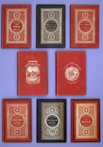 Verschillende omslagen van boeken van Jules Verne uitgegeven in Hetzel-edities. Verne bibliotheekcollectie. Parijs. door Unknown artist