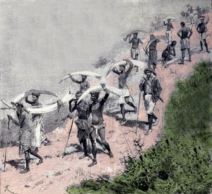 Ivoorhandel: karavaan van Congolese dragers dragen olifantstanden. Gravure uit de 19e eeuw door Unknown artist