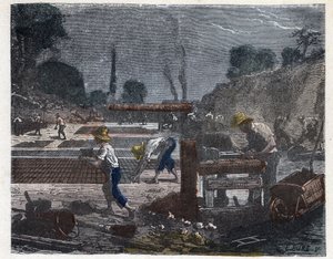 Fabricage van een baksteen in de 19e eeuw: de malwerker vult zijn mal met kleipasta, daarna plaatst de leerling de baksteen op de grond om te drogen. Gravure eind 19e eeuw door Unknown artist