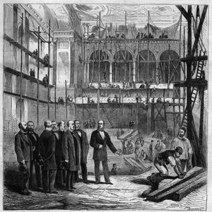 Leden van de permanente commissie bezoeken het werk van de nieuwe zaal van de Nationale Vergadering in Parijs door Unknown artist