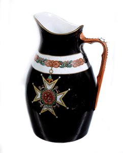 Pot met kruis van de Orde van het Bad. 17e eeuw. Parijs, museum van het Legioen van Eer